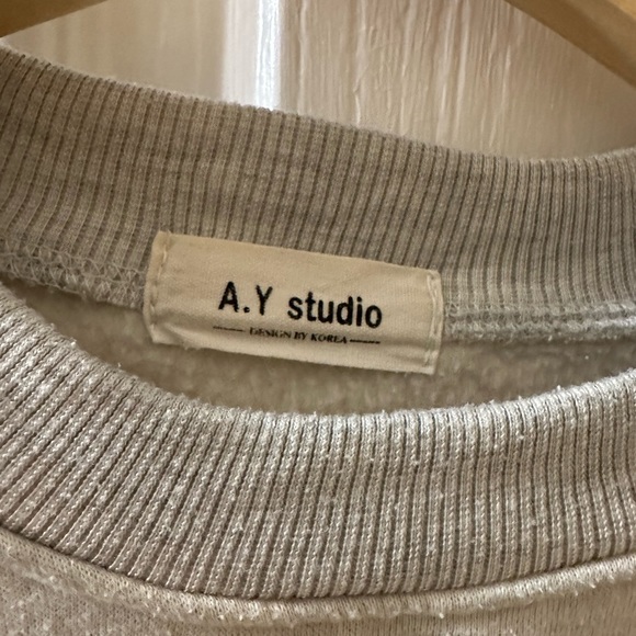 Crewneck sweater - Picture 3 of 3